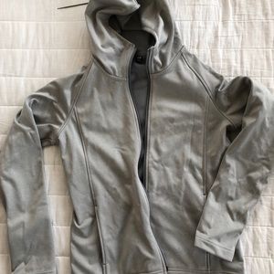 uniqlo grey windbreaker